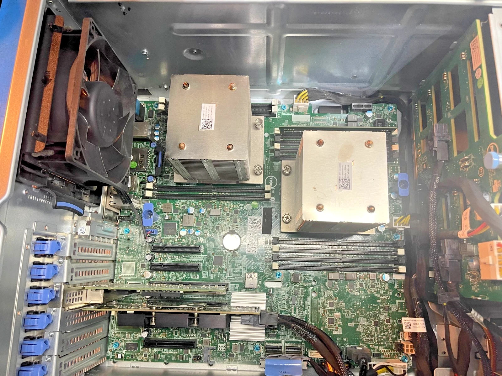 Dell PowerEdge T430, Intel Xeon E5-2620 V3, 32GB RAM, 8TB HDD 256GB SSD Windows 11 Pro (Refurbished)  🍁